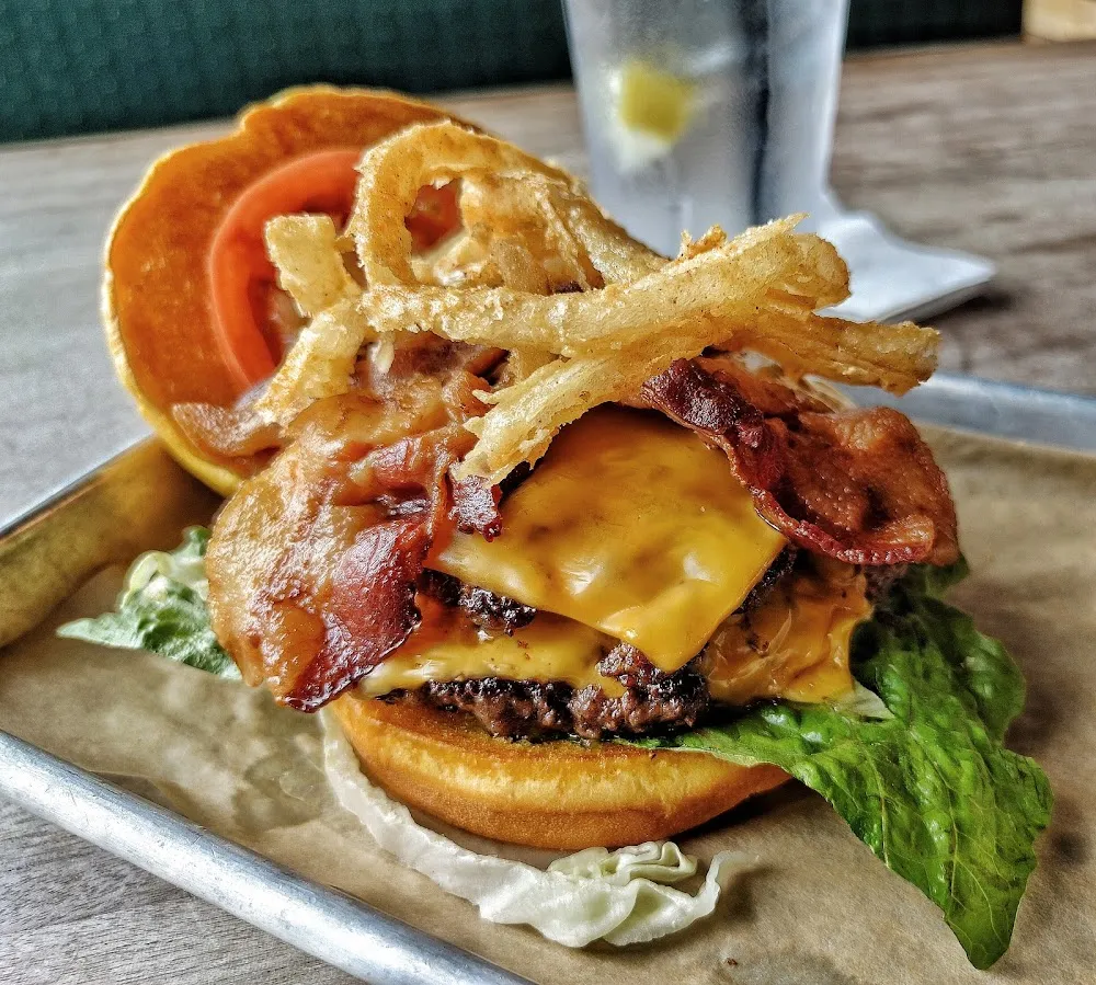 The MO's Burger